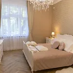 Gasthuis Chillinn La Maison Eger