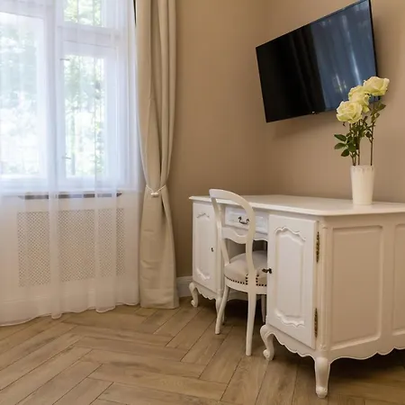 Chillinn La Maison Penzion 4*