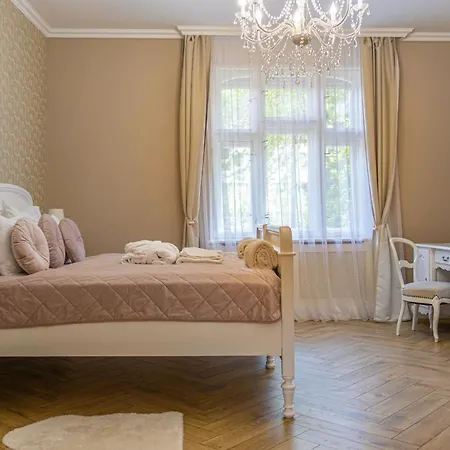 Affittacamere Chillinn La Maison Eger